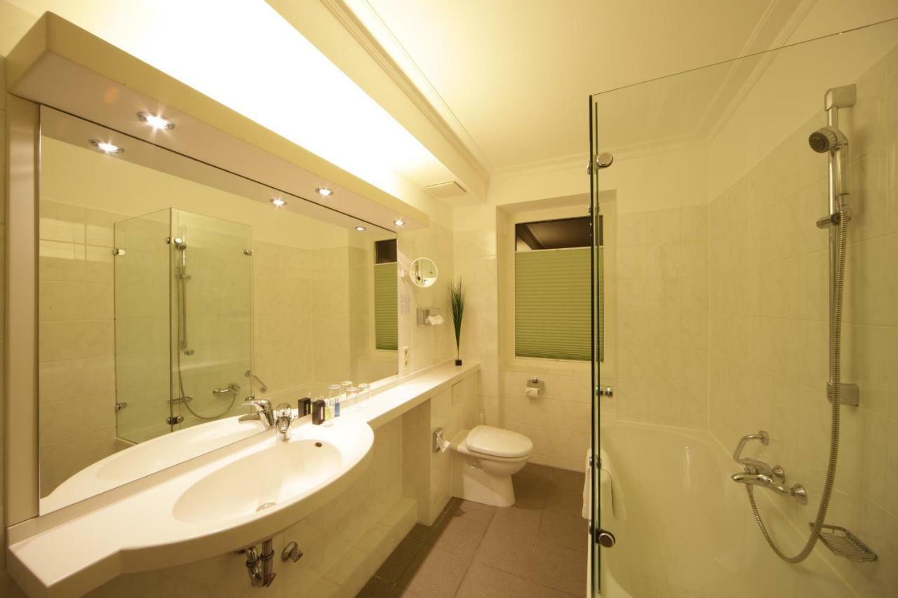 Hotel Am See ซาลซ์กิทเทอร์ ภายนอก รูปภาพ